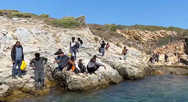 Kuşadası'nda 30 kaçak göçmen kurtarıldı