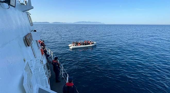 Kuşadası'nda 37 kaçak göçmen kurtarıldı