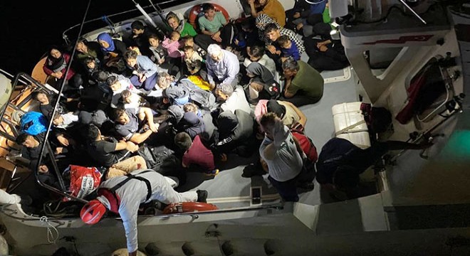 Kuşadası açıklarında 112 kaçak göçmen yakalandı