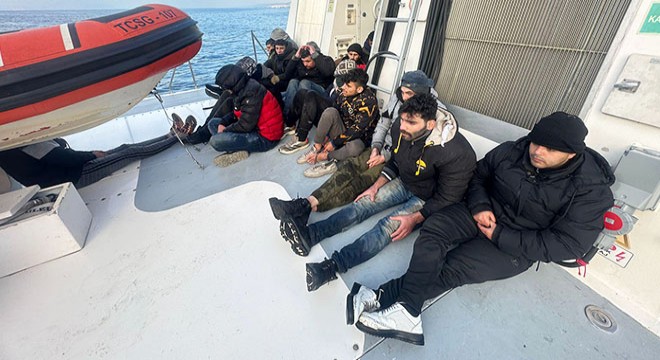 Kuşadası açıklarında 19 kaçak göçmen kurtarıldı