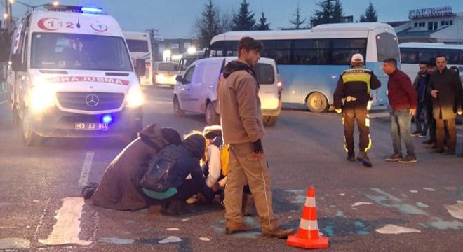 Kütahya da minibüsün çarptığı yaya öldü