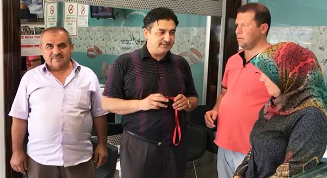 Kuyumcuda söz yüzüğü töreni