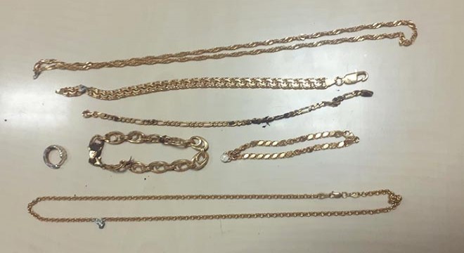 Kuyumcuya sahte altın satmaya çalışan 3 şüpheli yakalandı