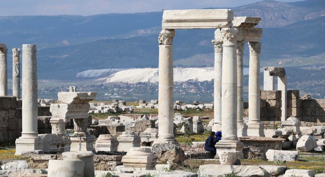 Laodikya'ya ziyaretçi akını