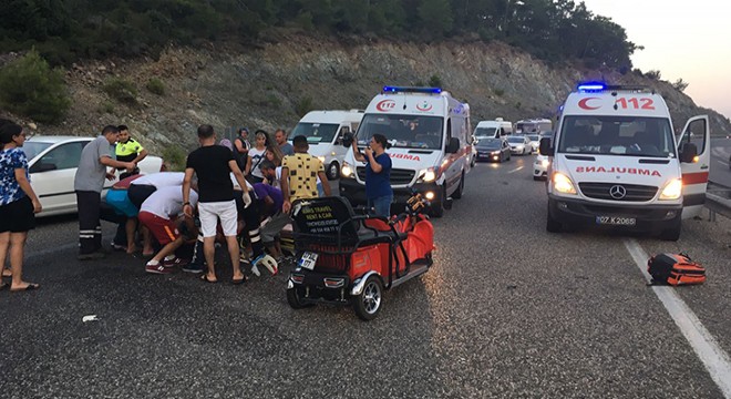 Letonyalı 3 kişilik aile, kazada yaralandı