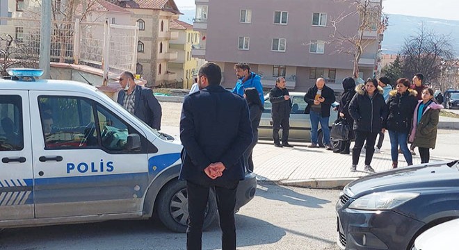 Lise öğrencisi, okula tabanca ve tüfekle geldi