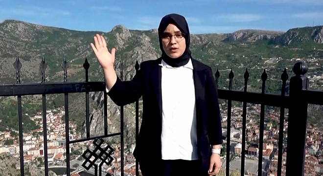 Lise öğrencisinden işaret diliyle 19 Mayıs kutlaması
