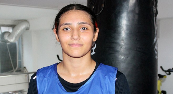 Liseli boksör Zübeyde, Türkiye'yi temsil edecek