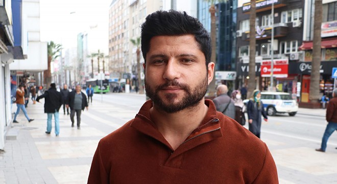 Liselilerin 'yan bakma' kavgasında bıçaklama anı kamerada