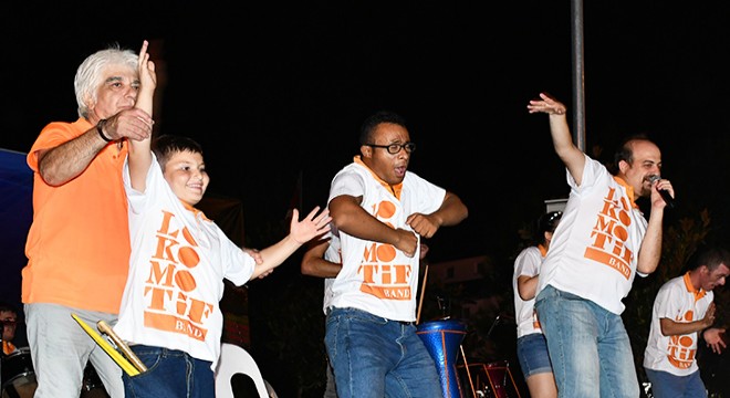 Lokomotif Band'dan Kemer'de konser