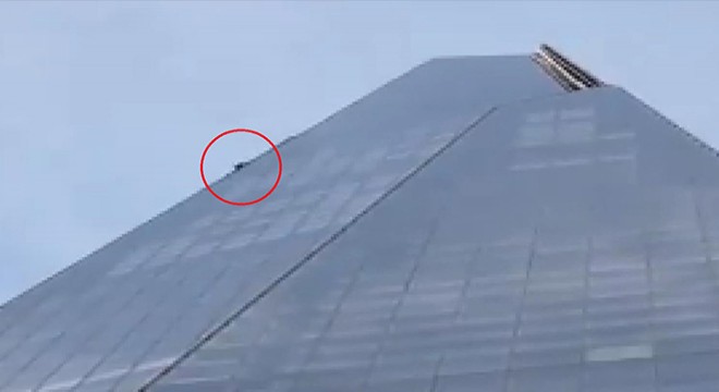 Londra’nın en yüksek binasına tırmanan adam korkuttu
