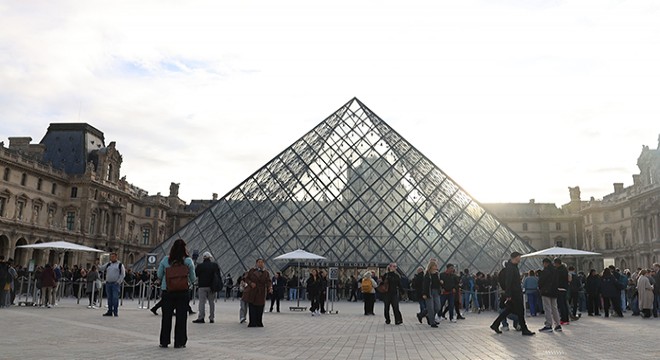 Louvre soygununda iki şüpheli suçunu itiraf etti