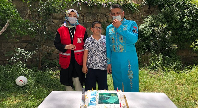 Lowe sendromlu Turgay'a doğum günü sürprizi