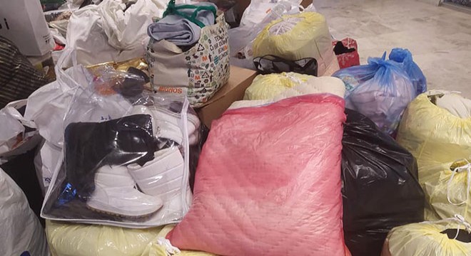 Lüleburgaz’lı anneler depremzedeler için yardım topladı