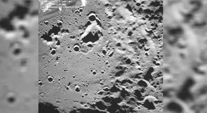 Luna-25 den Ay yüzeyinin ilk fotoğrafı geldi