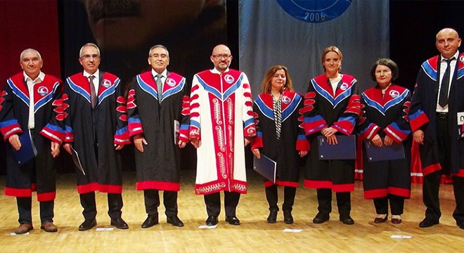 MAKÜ'de biniş giyme töreni