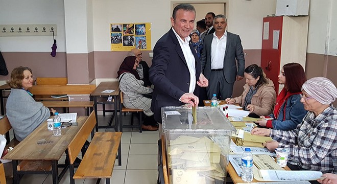 MHP'li Vekil Başkan oyunu kullandı