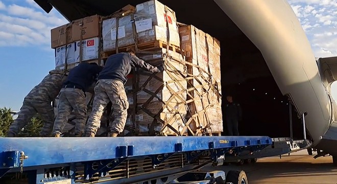 MSB: Gazze'ye yardım paketleri uçaklara yükleniyor
