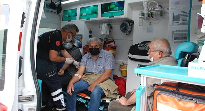 Maden işçilerinin minibüsü devrildi: 11 yaralı