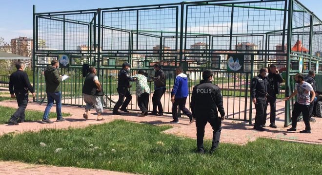 Mahallenin basketbol sahasında intihar etti