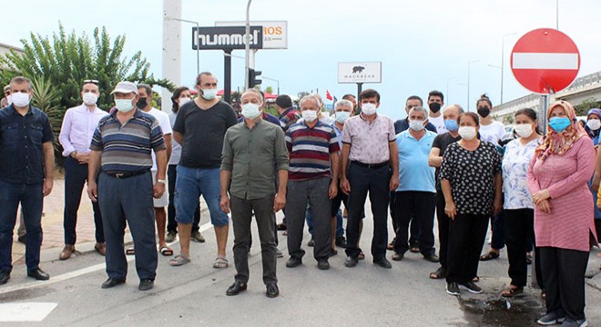 Mahalleye giriş yapamayan Yenigöl sakinleri isyan etti