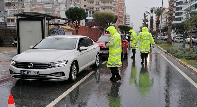 Mahmutlar'da denetim aralıksız sürüyor