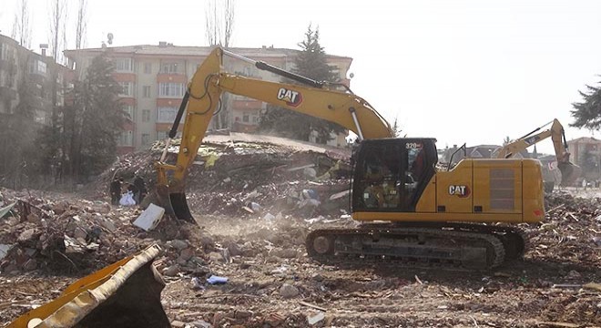 Malatya'da 54 enkazı kaldırma çalışması