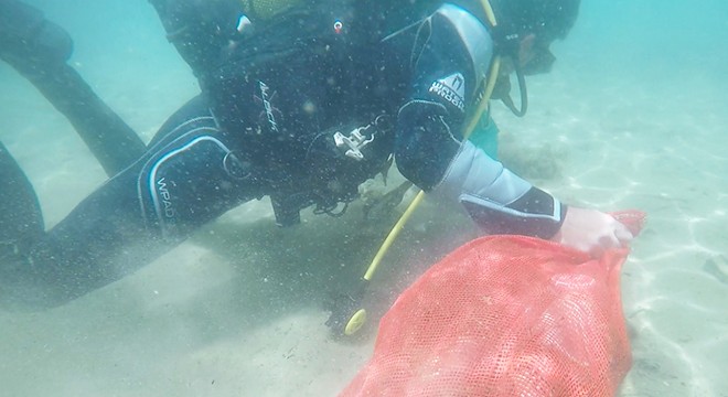 Malatya'da, baraj gölü ve göletlerden 1 ton çöp toplandı
