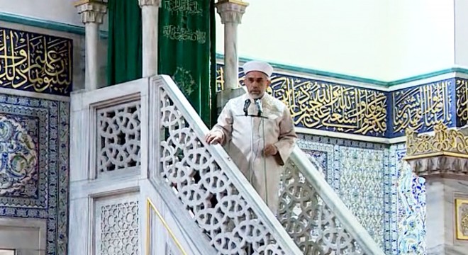 Maltepe Camii'nde cuma namazı kılındı