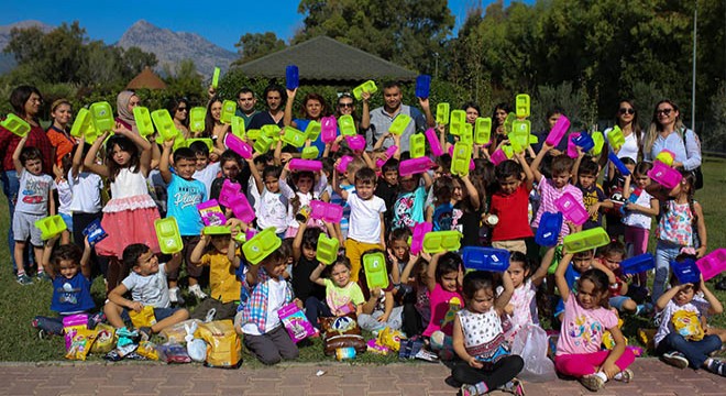 Mama kaplarını minikler dolduracak