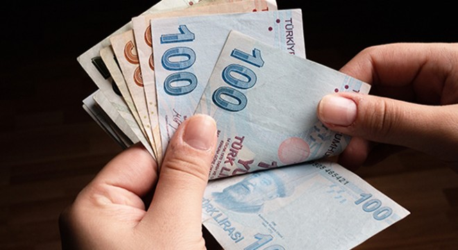 Manav çalışanı uyurken kasadan 500 TL hırsızlığı kamerada