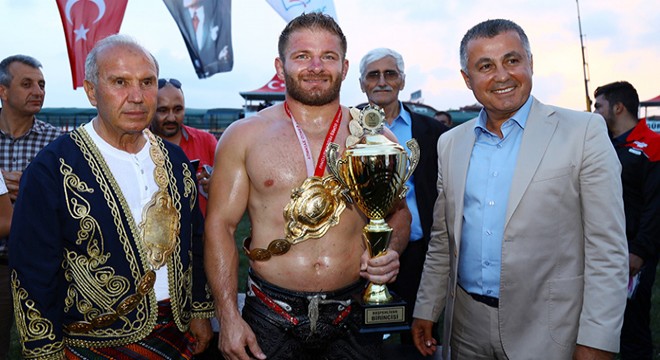 Manavgat'ta İsmail Balaban başpehlivan oldu