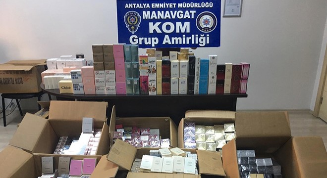 Manavgat'ta gümrük kaçağı parfüm ele geçirildi