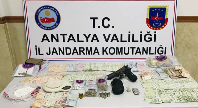 Manavgat'ta jandarmadan operasyonlar