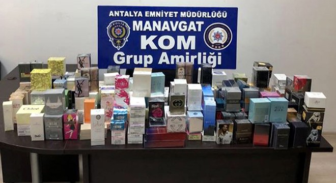 Manavgat'ta kaçak parfüm operasyonu