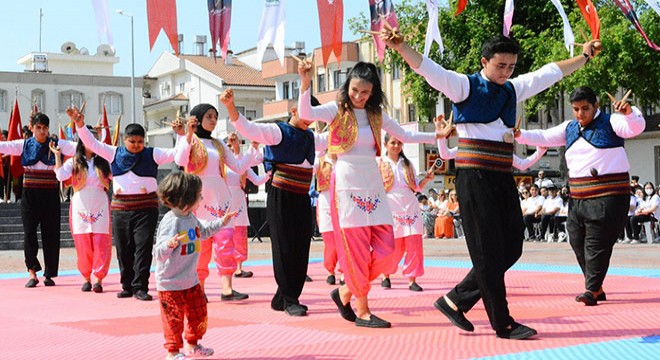 Manavgat'ta törene minik Doğa damga vurdu