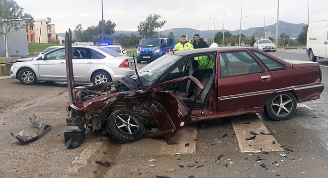 Manavgat'ta trafik kazası: 3 yaralı