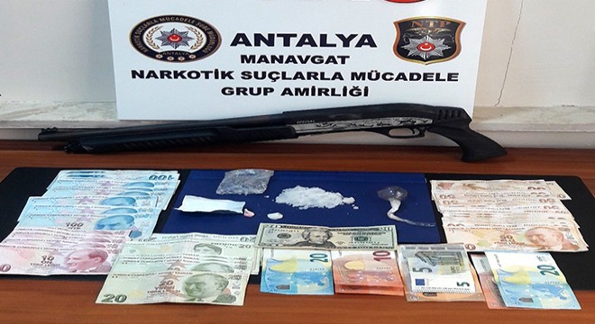 Manavgat'ta uyuşturucu operasyonları