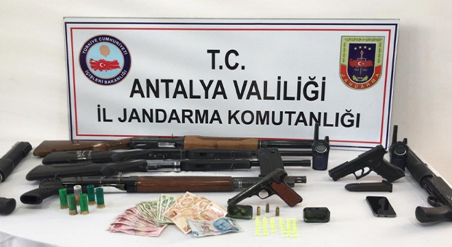 Manavgat'ta uyuşturucu ticaretine 5 tutuklama