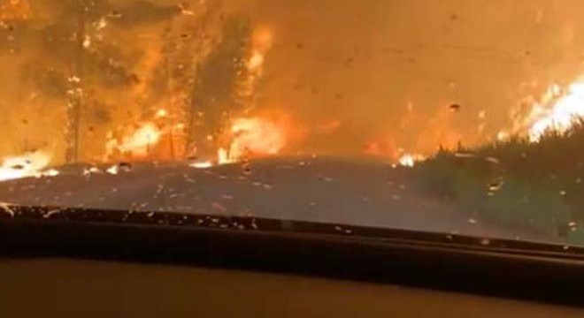 Manavgat'ta yardım götüren 4 esnaf, alevlerin arasında kaldı