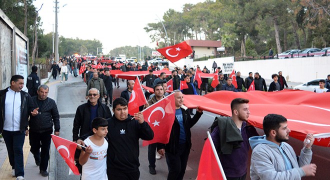 Manavgat ta  Şehitleri Anma  yürüyüşü