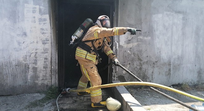 Mangal kömür üretimi yapılan tesiste yangını