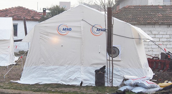 Manisa'da artçılar sürüyor, vatandaş tedirgin
