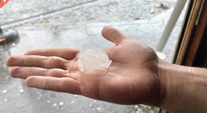 Mardin'de ceviz büyüklüğünde dolu yağdı