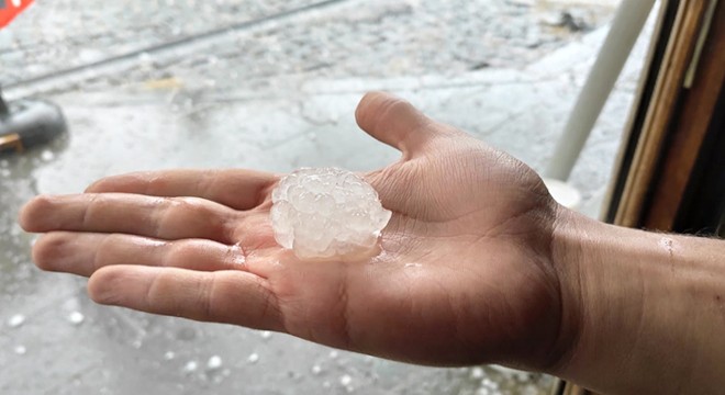 Mardin de ceviz büyüklüğünde dolu yağdı