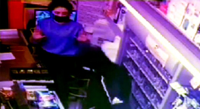 Markette silahlı soygun kamerada