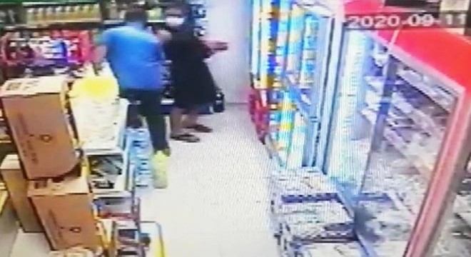 Marketteki taciz anları kamerada