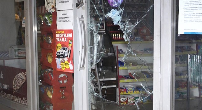 Marketten 30 saniyede 5 bin liralık hırsızlık kamerada