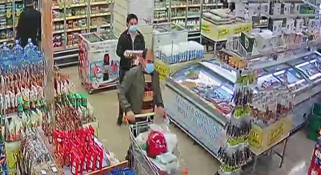 Marketten 'kutu'yla hırsızlık yapan karı- koca, suçüstü yakalandı