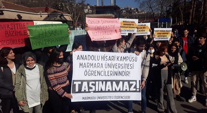 Marmara Üniversitesi öğrencilerinden kampüs protestosu